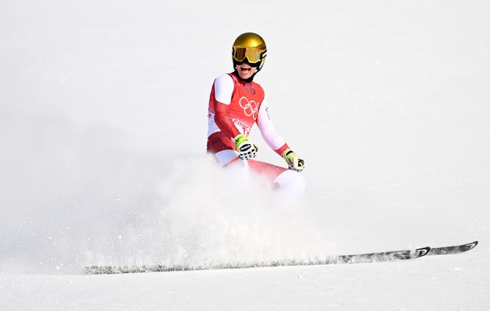 运动员高山滑雪成绩优异，再添一冠(高山滑雪运动员第一集考核的形式与内容有哪些)