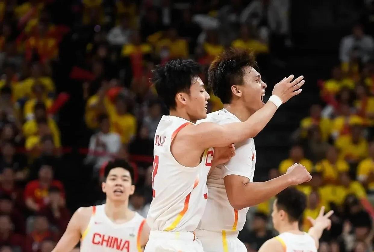 北京男篮艰难取胜,全队团结一心 北京男篮艰难取胜,全队团结一心