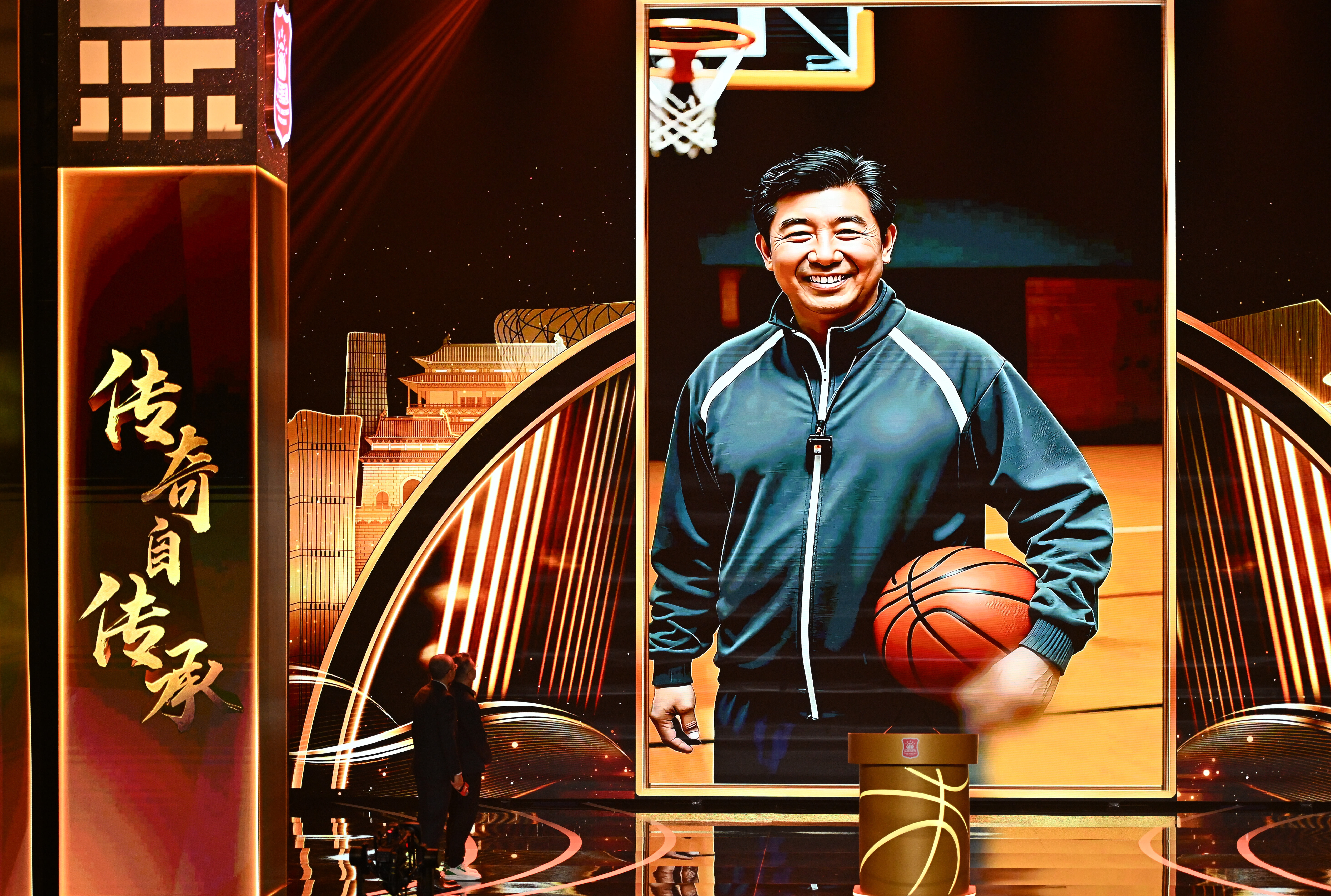 你知道篮球界最近谁受到关注吗？