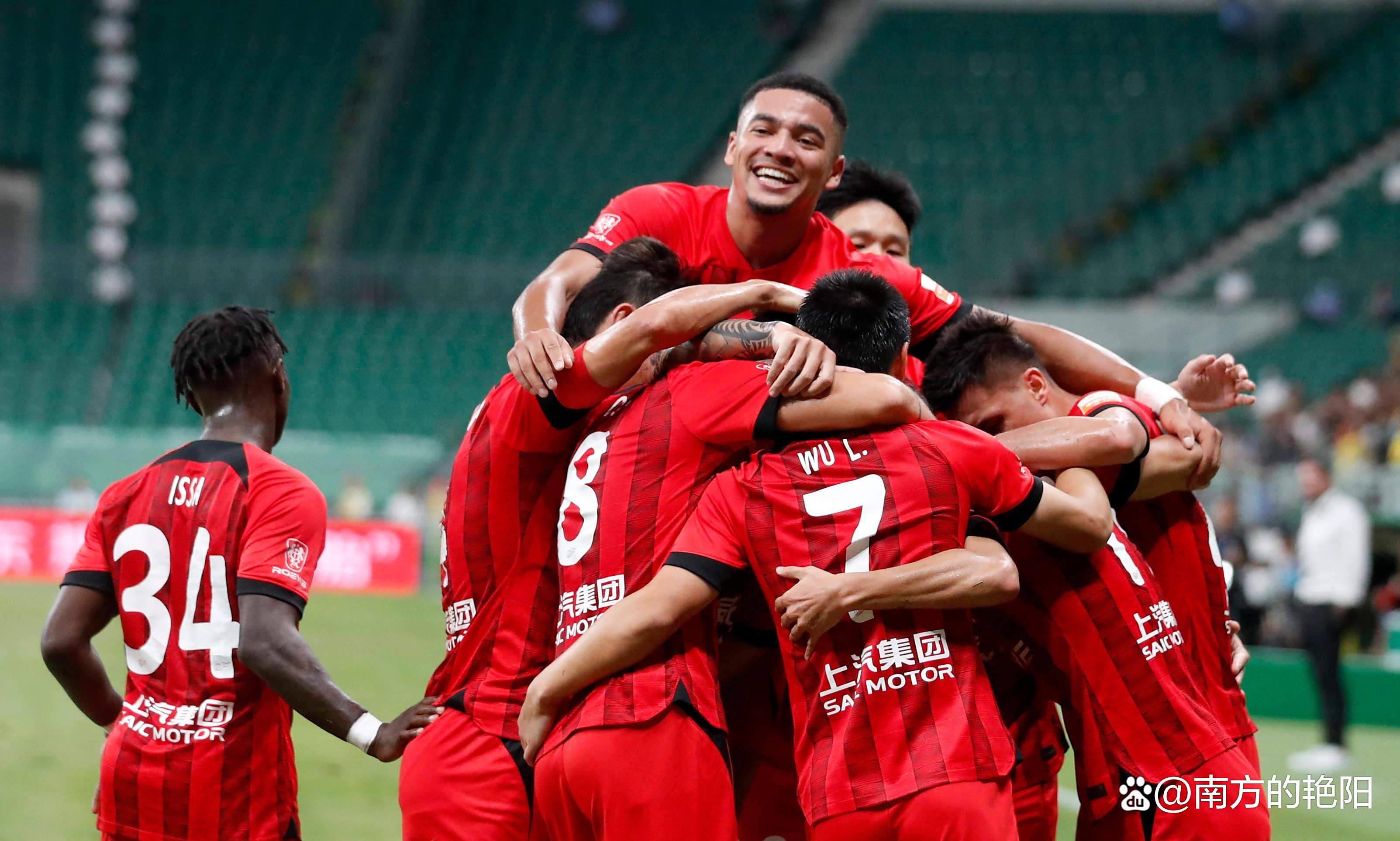 包含中超球队赛场上展现出色，向胜利冲刺就在眼前的词条