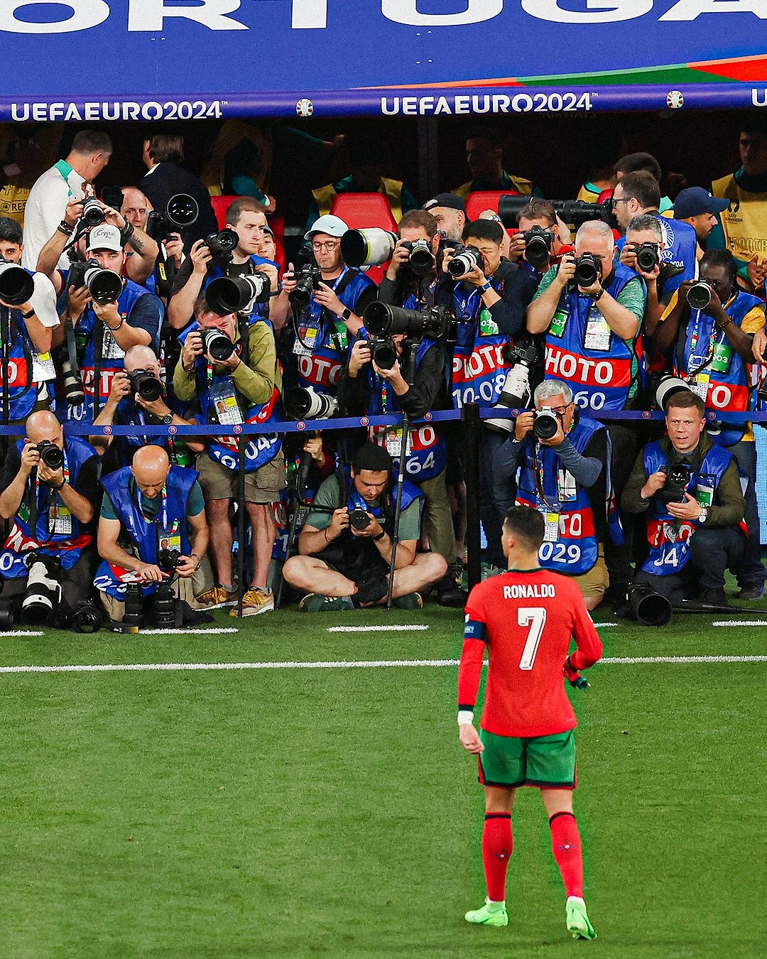 葡萄牙明星受伤提前退出洲际杯赛事