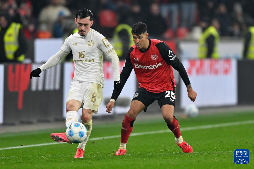 关于美因茨客场击败对手，表现亮眼的信息