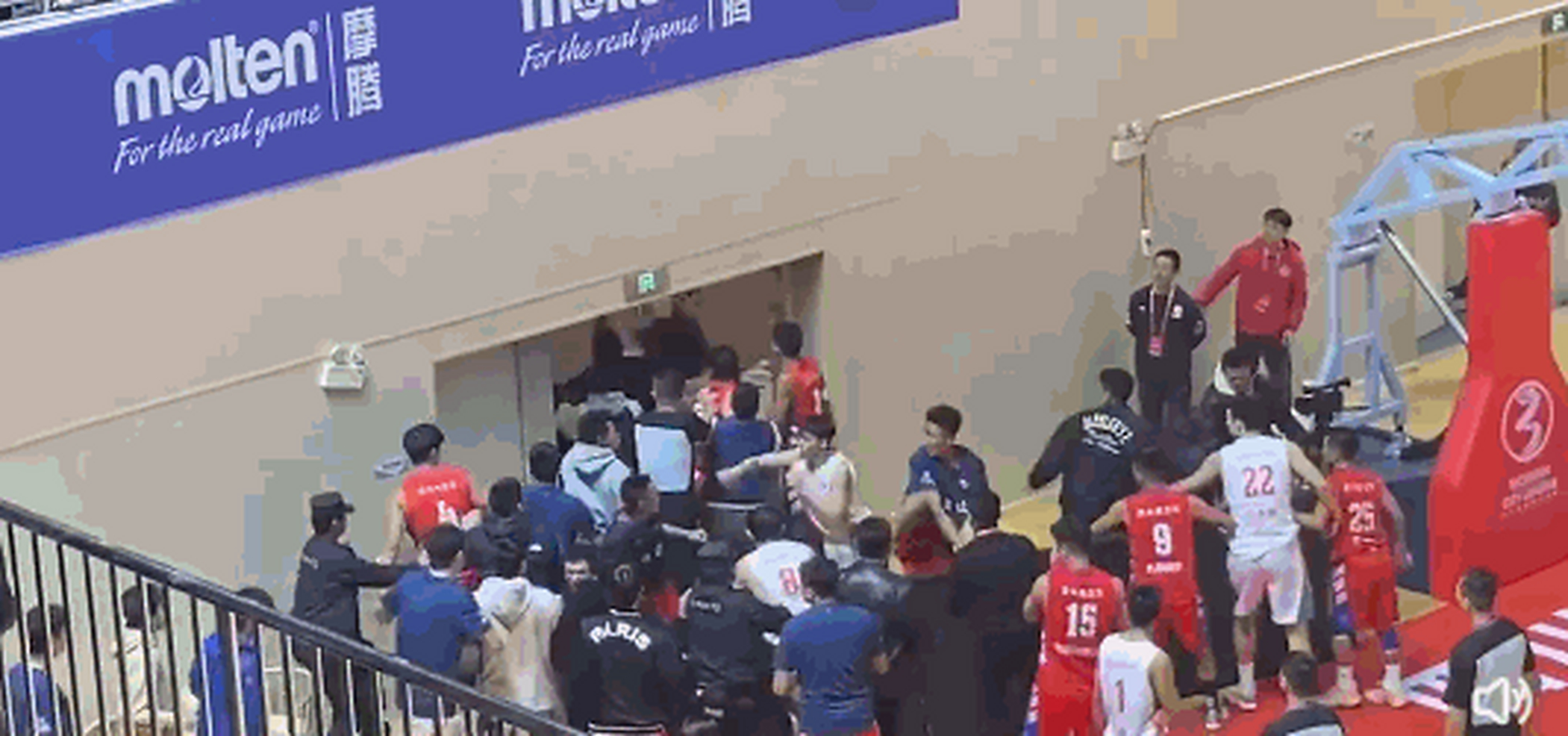 四川队员爆发冲突，遭到处罚