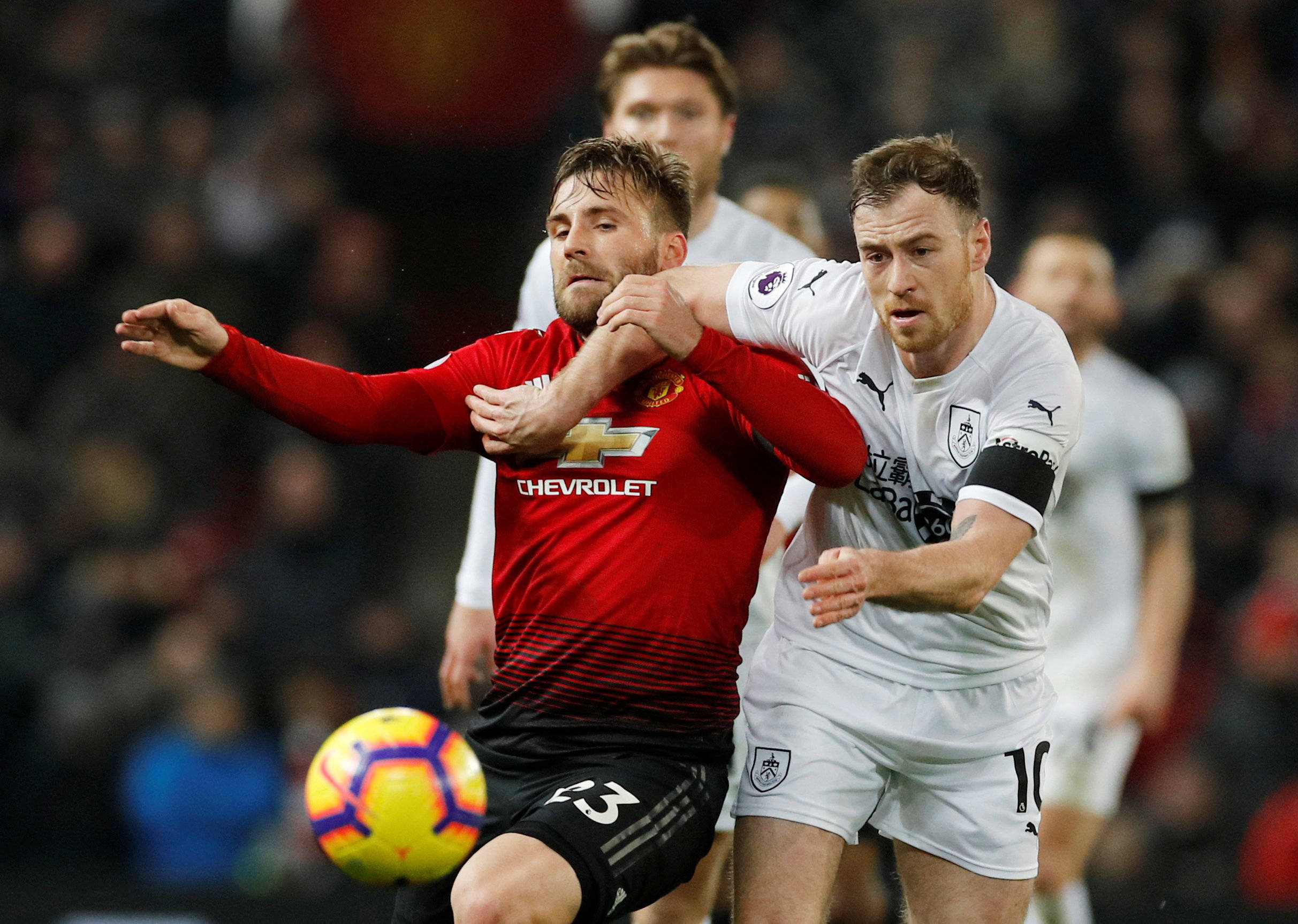 关于沃特福德主场保级，顽强逆转胜利！的信息