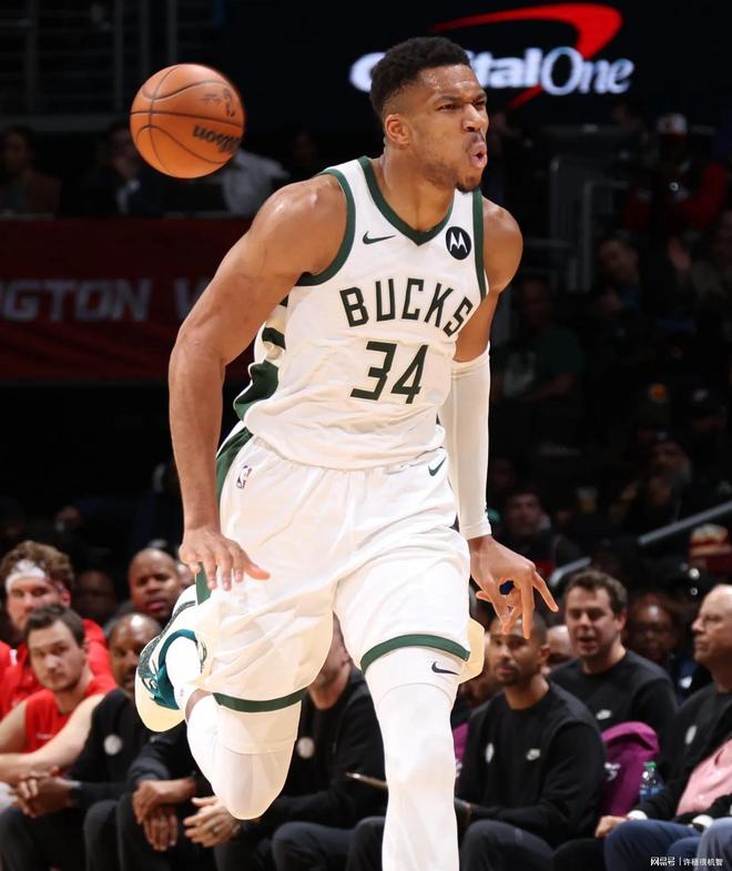 关于雄鹿遭逆转失利，字母哥表现不如人预期的信息