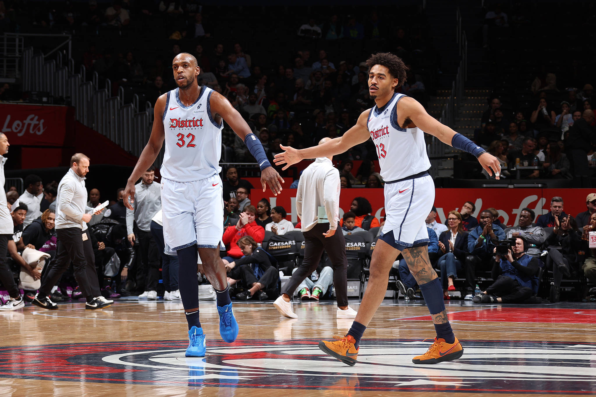 包含快船再胜篮网豪取五连胜的词条