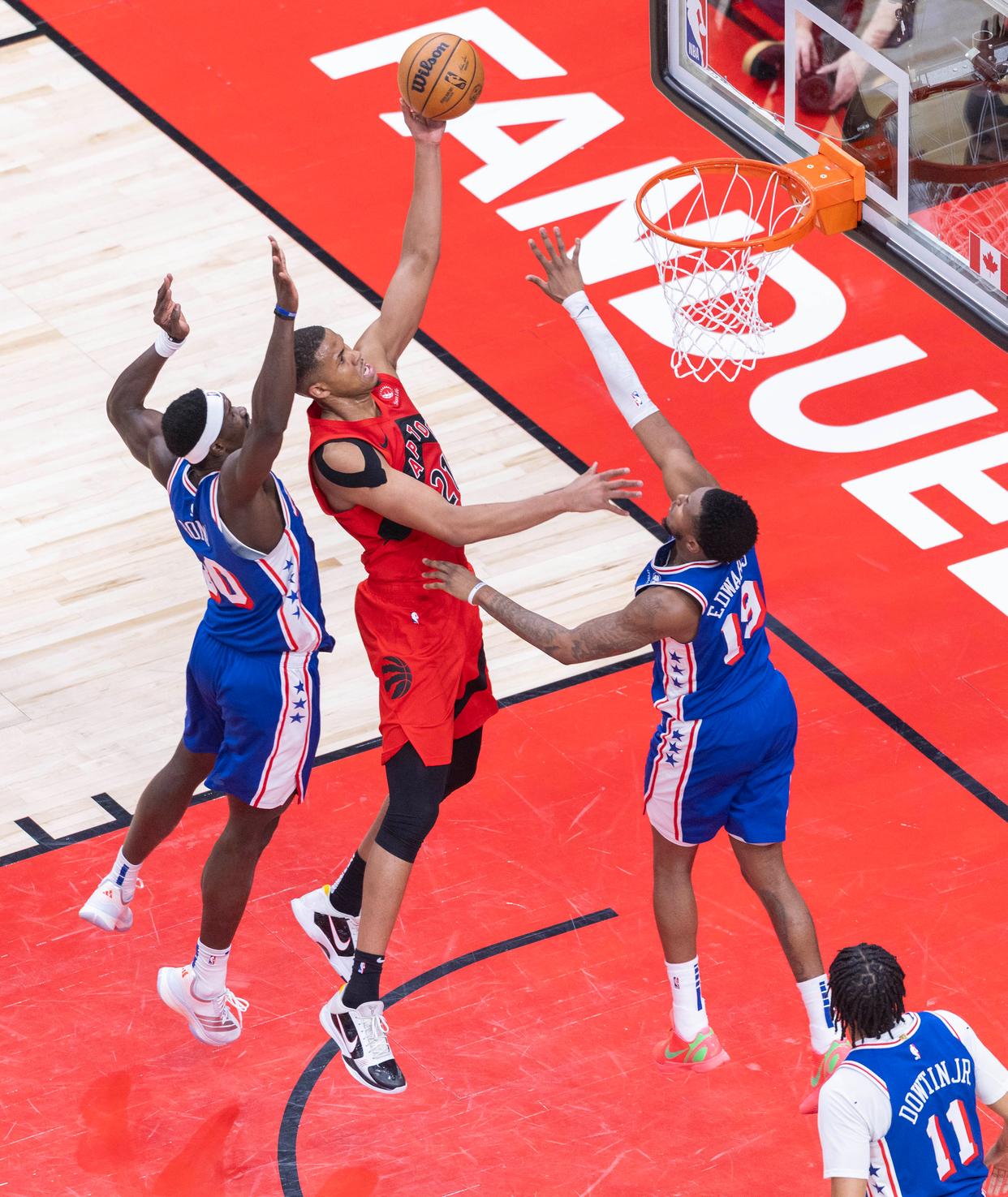 猛龙客场大胜活塞，保持不败纪录