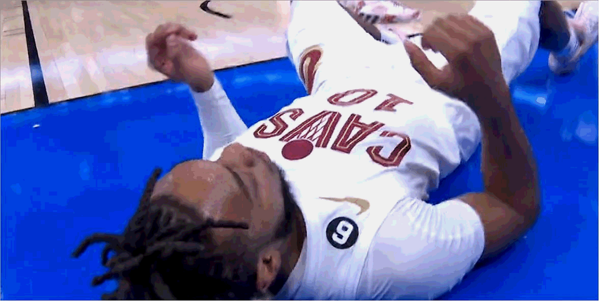 雄鹿不敌老鹰，字母哥三分失准