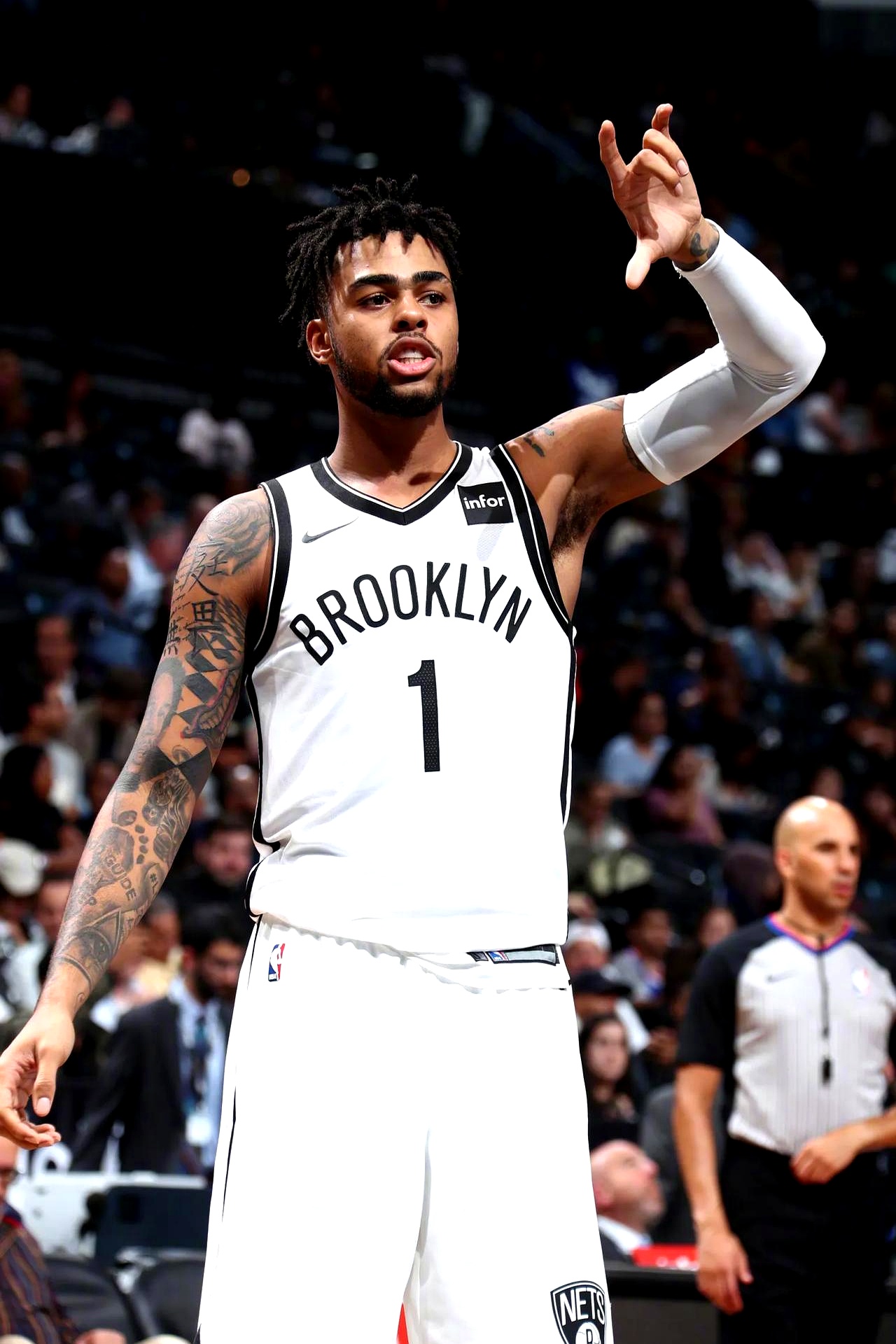 篮网遭遇逆转，勇士夺胜