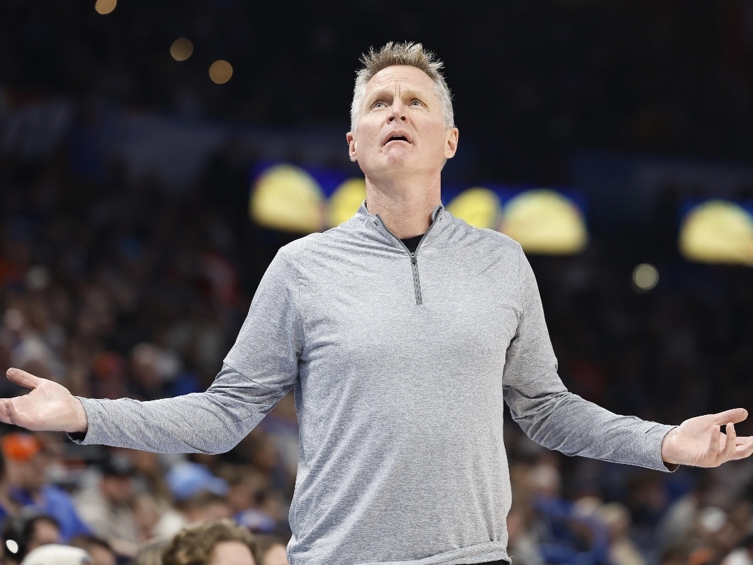 爵士客场战胜马刺，保持不败势头