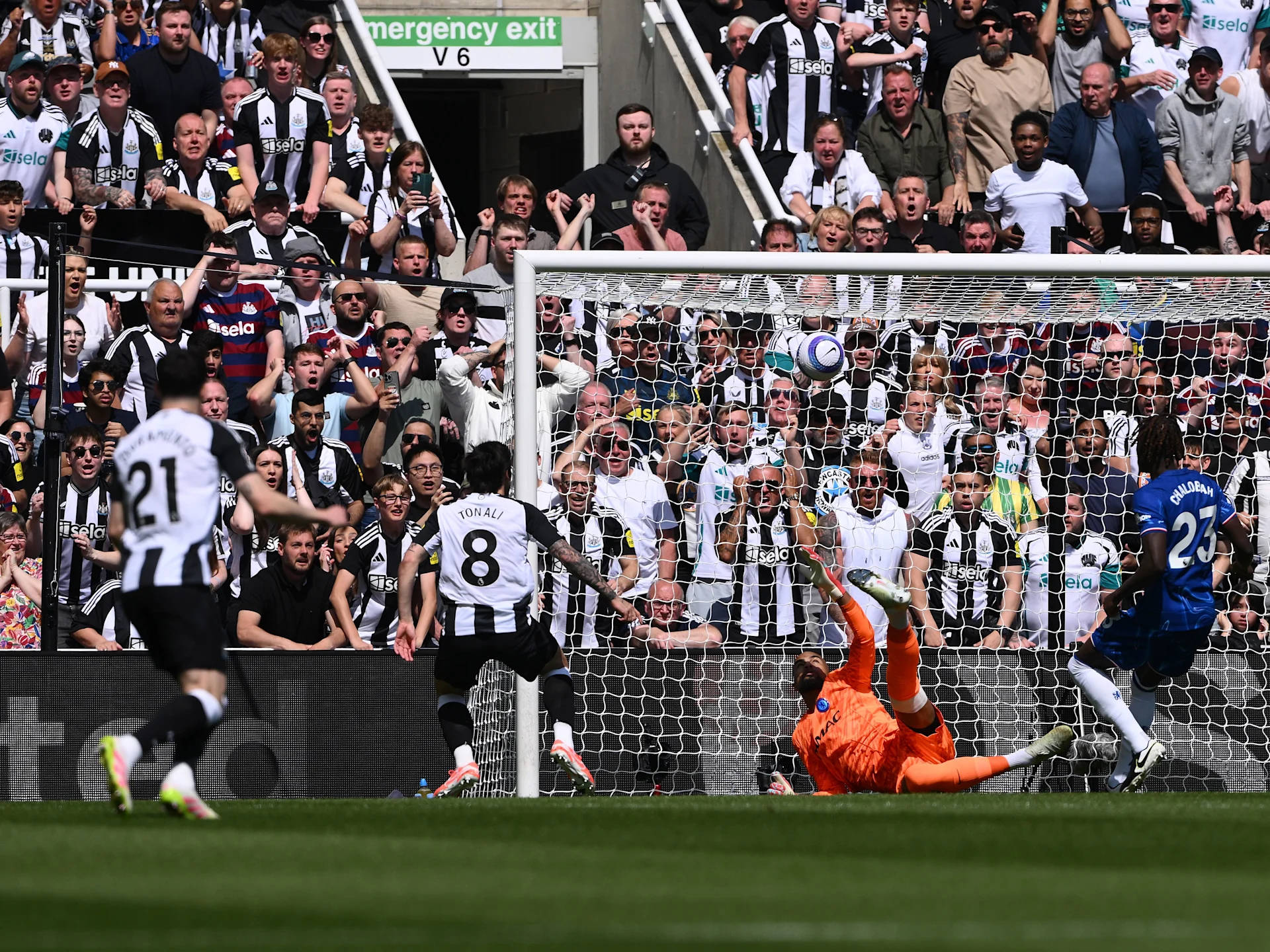 包含伦敦德比战平收场，英超强弱对决再现胶着一幕的词条