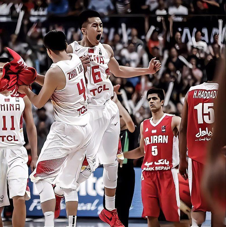 青海男篮在比赛中展现出了强大的实力和团队协作的简单介绍