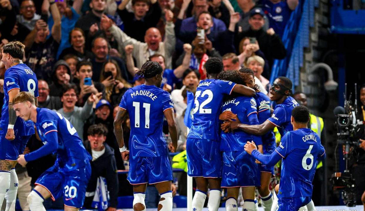 曼联队在最近的比赛中遇到了困境